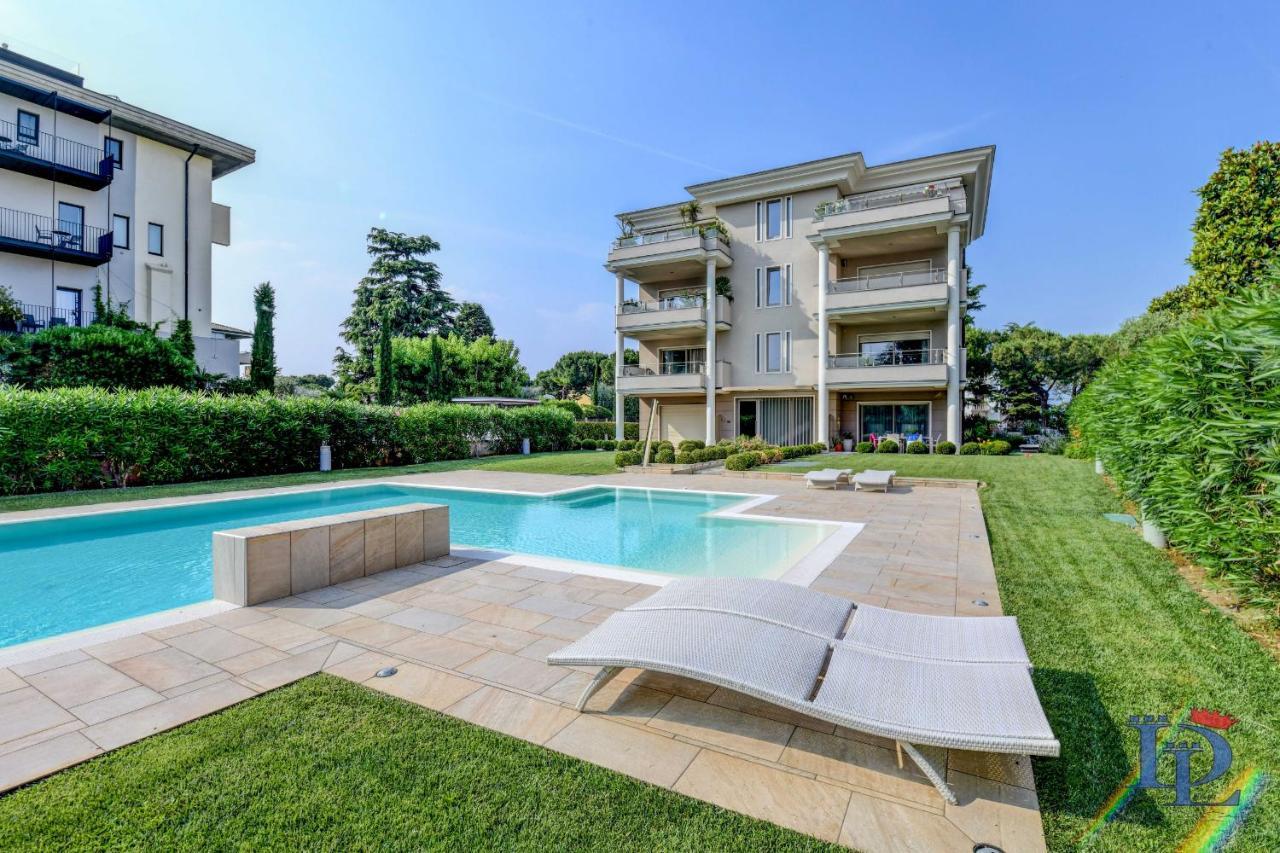 Desenzanoloft Official Partner Marriott Homes & Villas - Oscar Luxury Suite Desenzano del Garda Exterior photo
