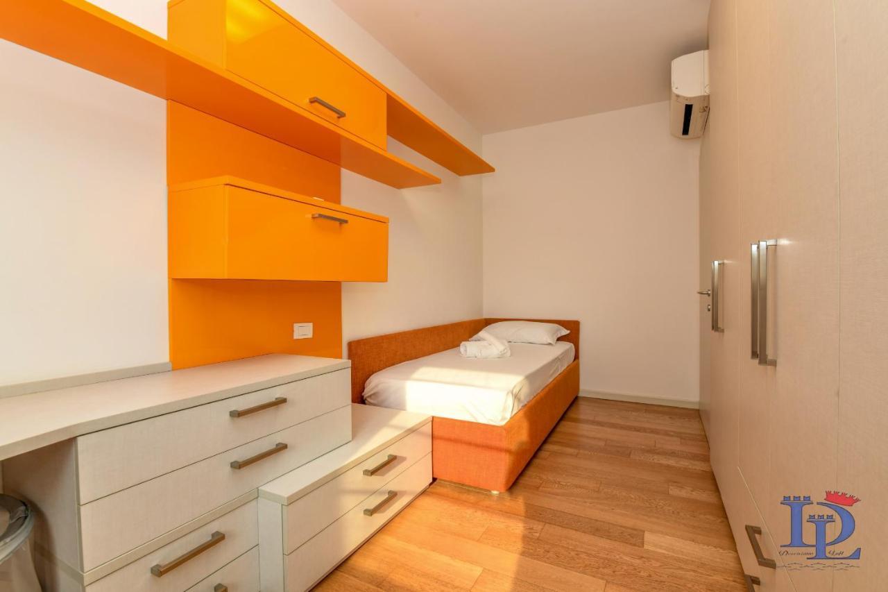 Desenzanoloft Official Partner Marriott Homes & Villas - Oscar Luxury Suite Desenzano del Garda Exterior photo